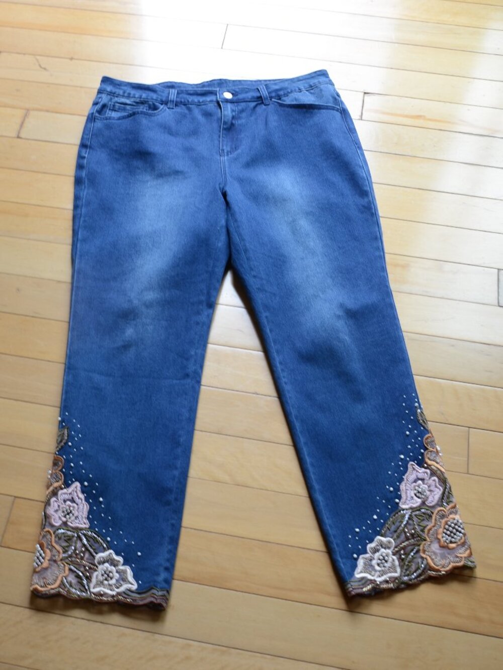 Soft Surroundings Beaded Crop Jeans Size 14